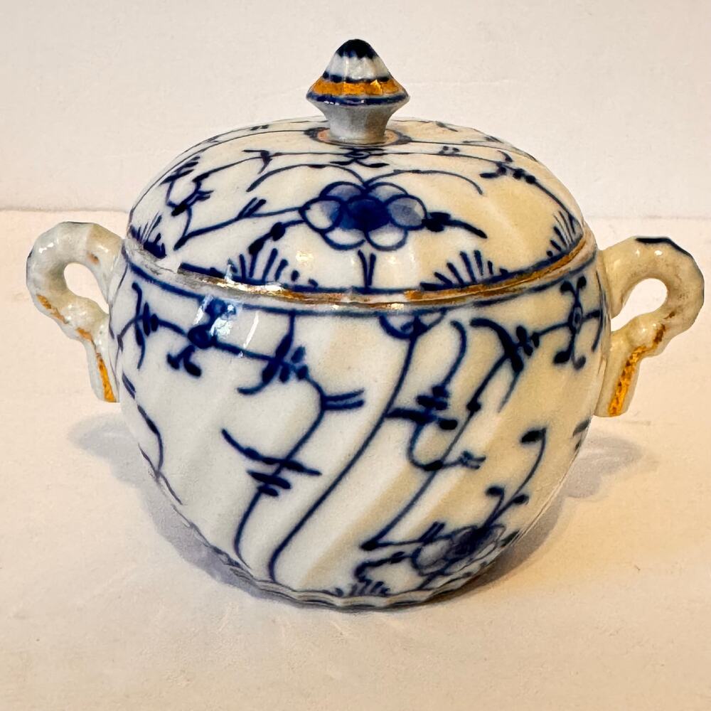 Antique 1890’s Royal Bayreuth Tettau Germany Blue Onion Strawflower Sugar Bowl